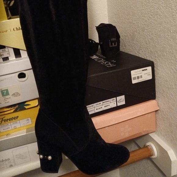 Boots - Picture 6 of 6